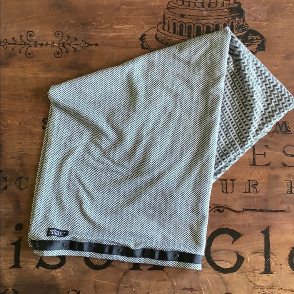 Nursing cover / scarf